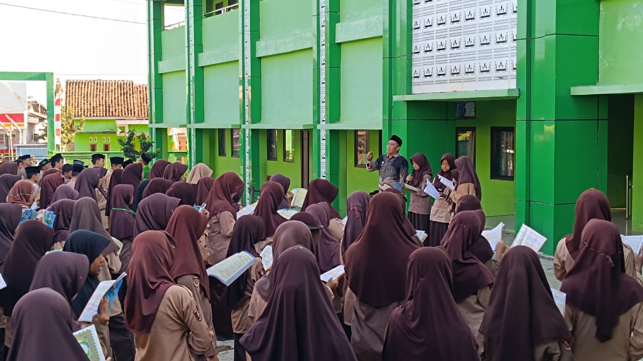 MTsN 1 Way Kanan Perkuat Karakter Siswa Lewat Asmaul Husna