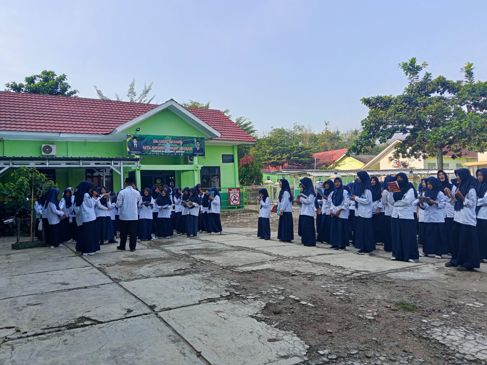 Murojaah dan Asmaul Husna Jadi Rutinitas yang Dinantikan Siswa MTsN 1 Way Kanan