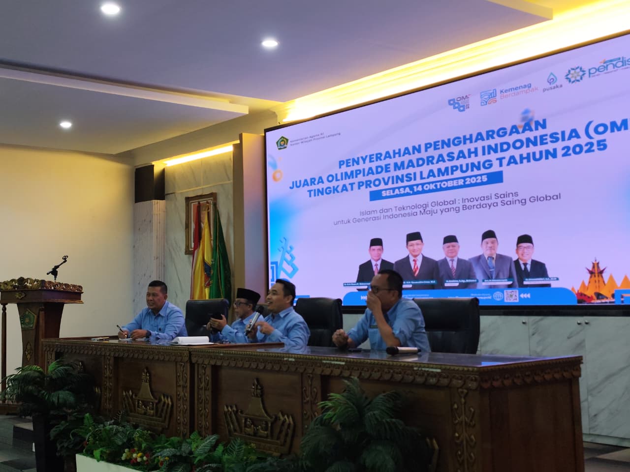 Kepala MTsN 1 Way Kanan Hadiri Penyerahan Penghargaan Juara OMI Tingkat Provinsi Lampung 2025