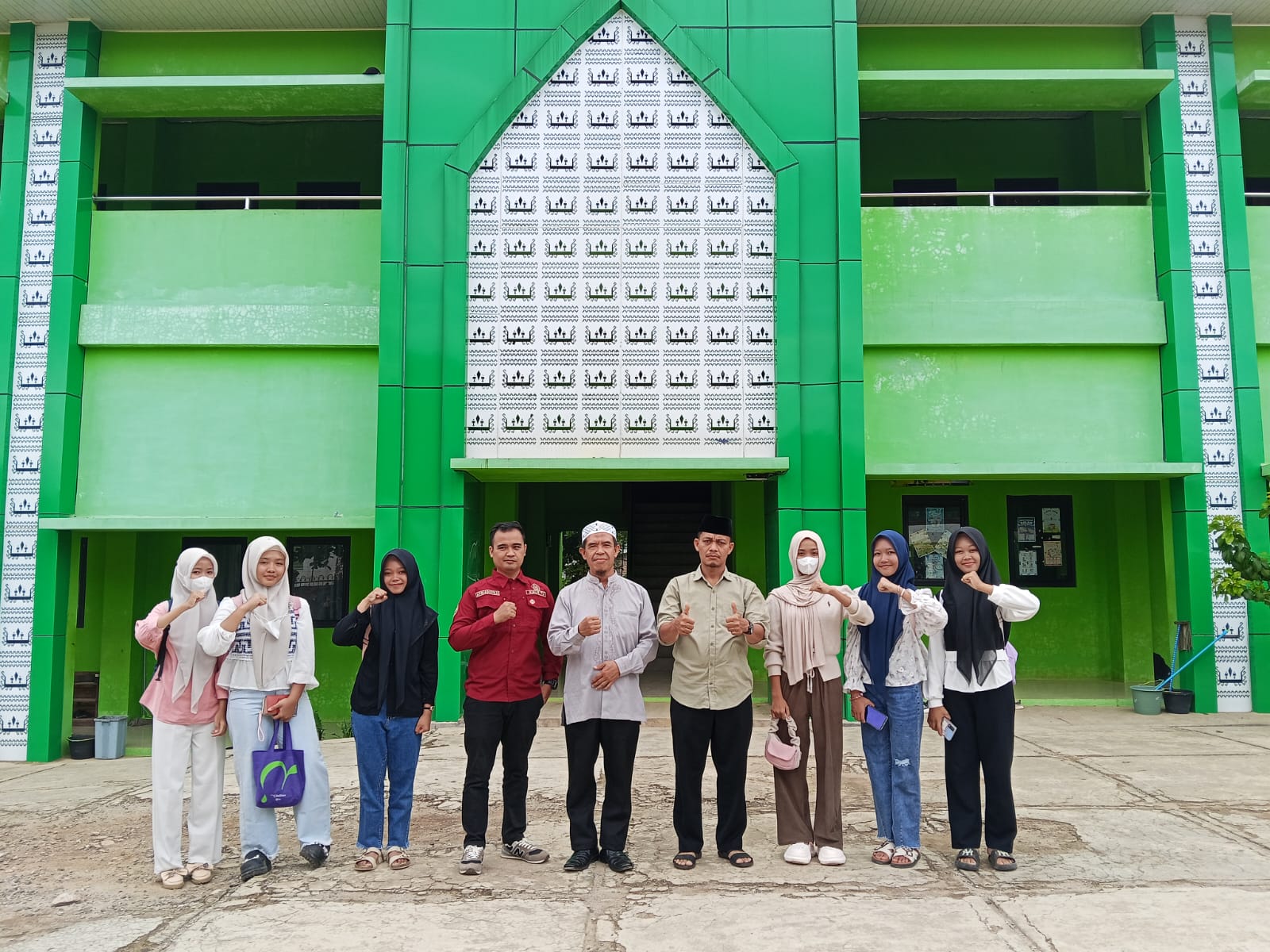 MTsN 1 Way Kanan Lepas Peserta Lomba Begawi Fest 2025 MAN IC Lampung Timur