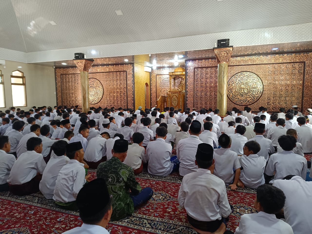 Bentuk Karakter Islami, MTsN 1 Way Kanan Rutin Gelar Dzikir, Kultum, dan Sholat Dzuhur Berjamaah