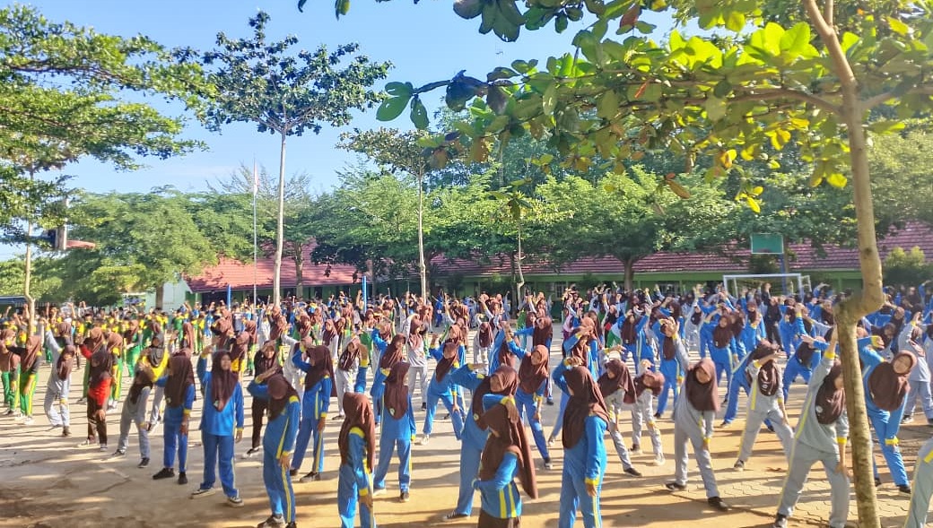 Jum’at Sehat di MTsN 1 Way Kanan Warnai Akhir Pekan dengan Senam Bersama