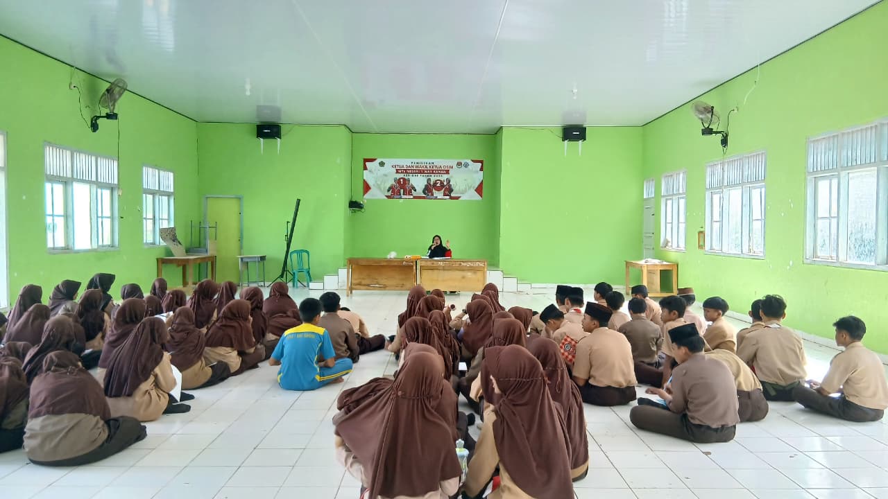 Siswa Kelas VIII MTsN 1 Way Kanan Ikuti Layanan BK Bertema “Menjadi Pribadi yang Mandiri”
