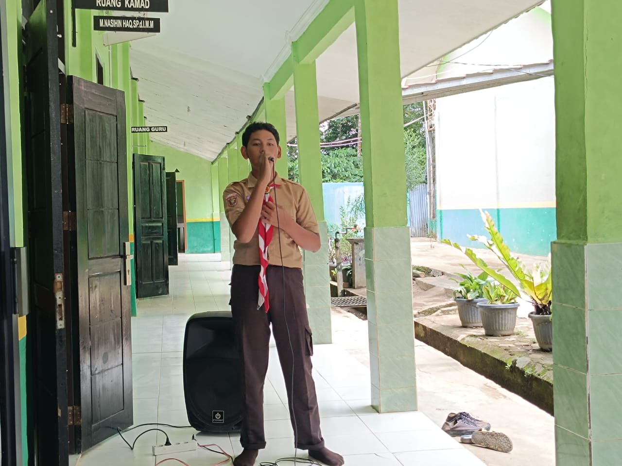 Menuju Panggung Kompetisi: Siswa MTsN 1 Way Kanan Mantapkan Vokal untuk Lomba Solo Song