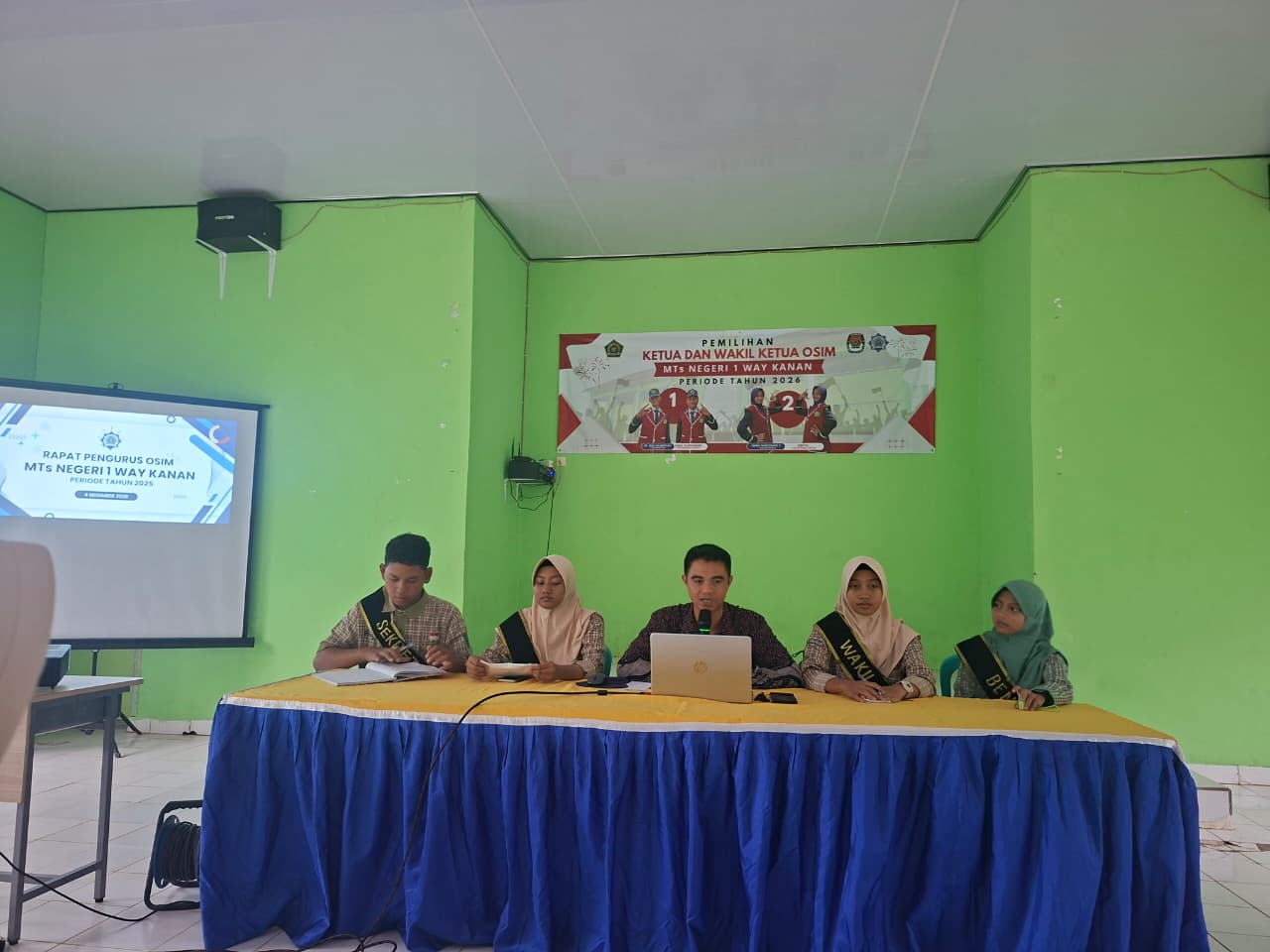 MTsN 1 Way Kanan Gelar Rapat Terakhir Pengurus OSIM Periode 2025