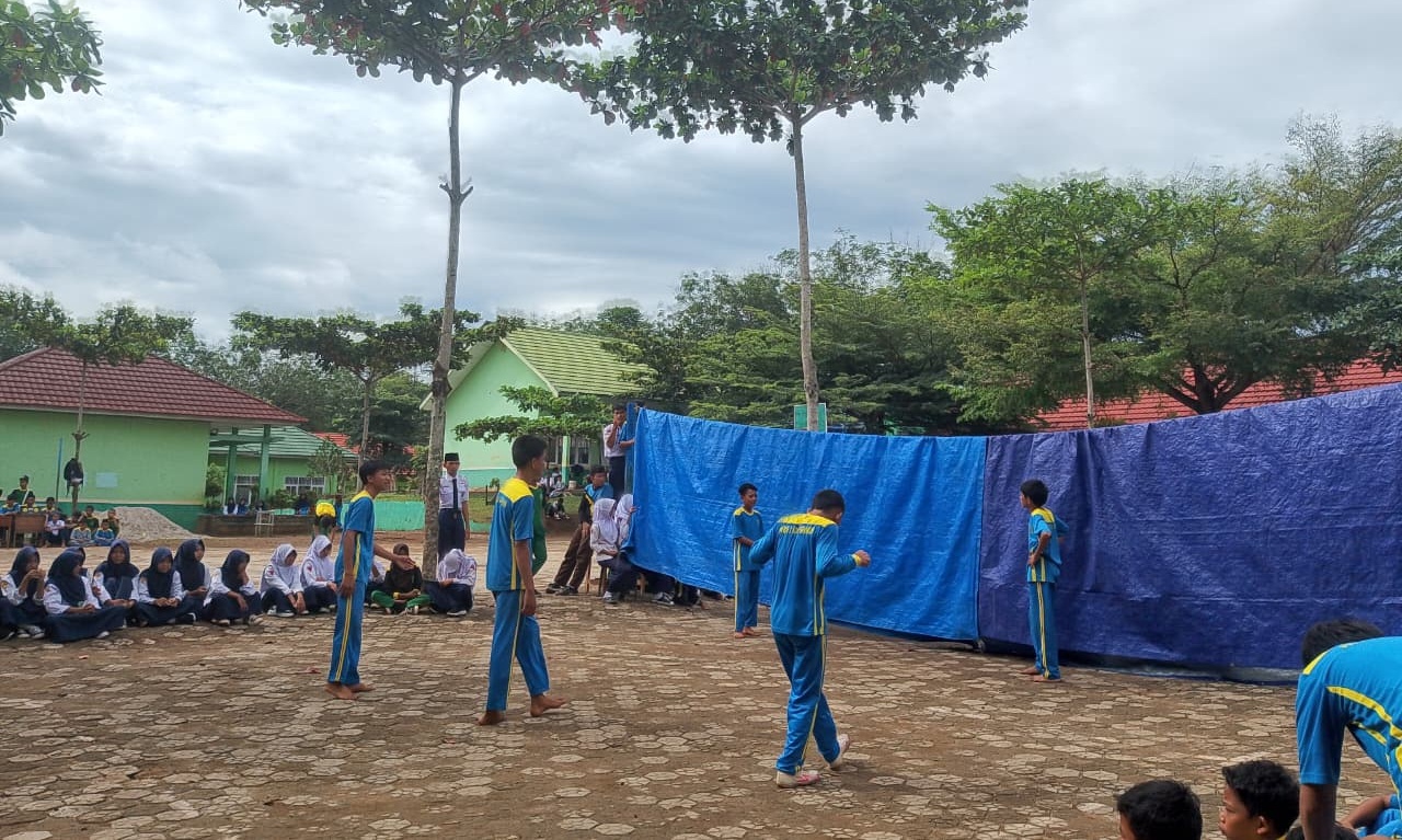 Hari Kedua Class Meeting MTsN 1 Way Kanan Berlangsung Meriah, Gelar Lomba Futsal Putri dan Volly Terpal Putra