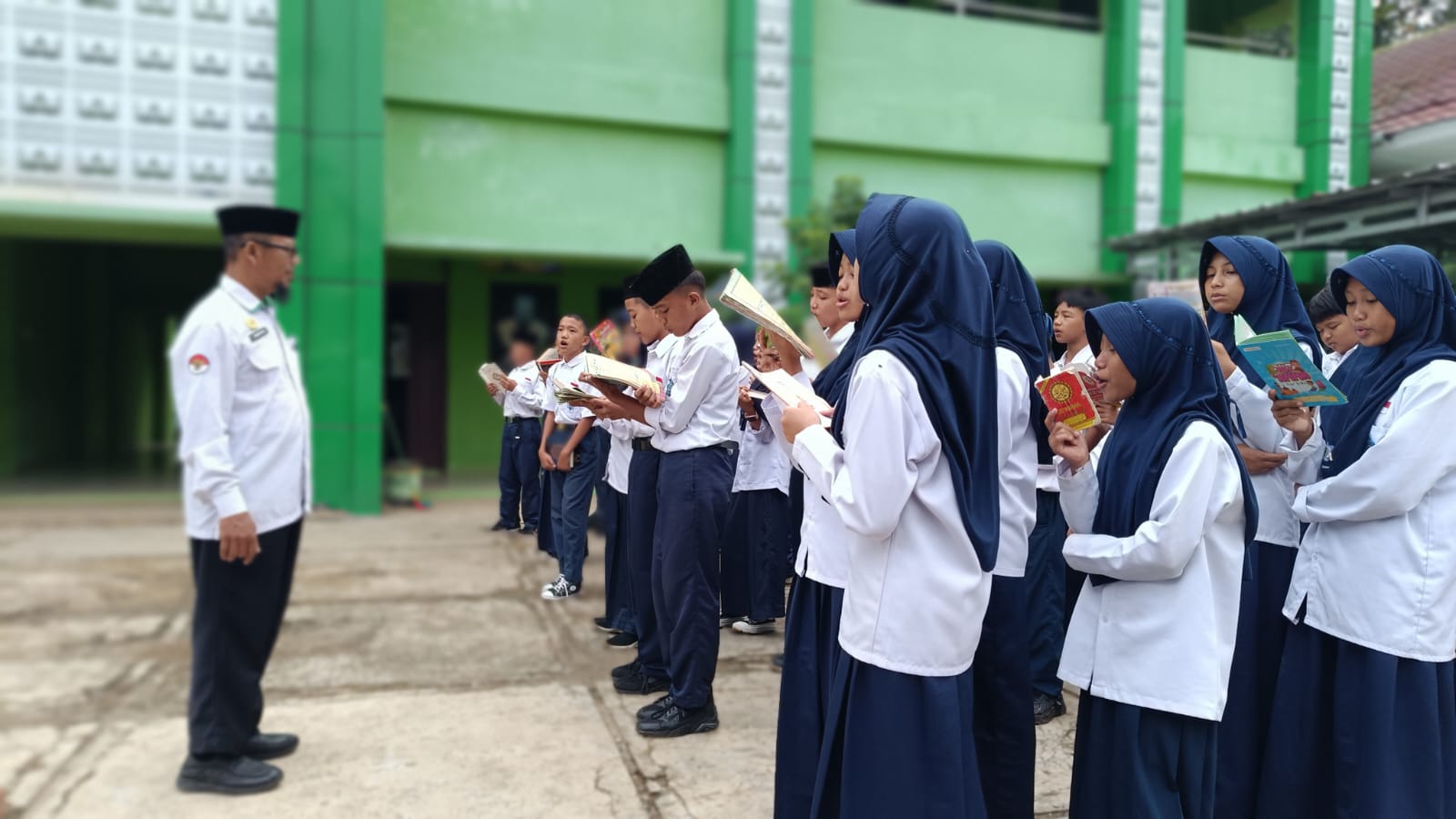Siswa MTsN 1 Way Kanan Antusias Ikuti Program Tahfidz