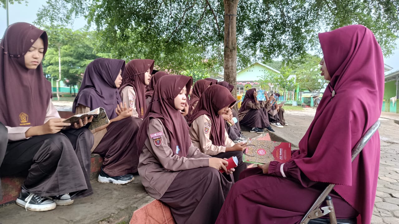 Siswa MTsN 1 Way Kanan Setorkan Hafalan Al-Qur’an dan Doa Sehari-hari