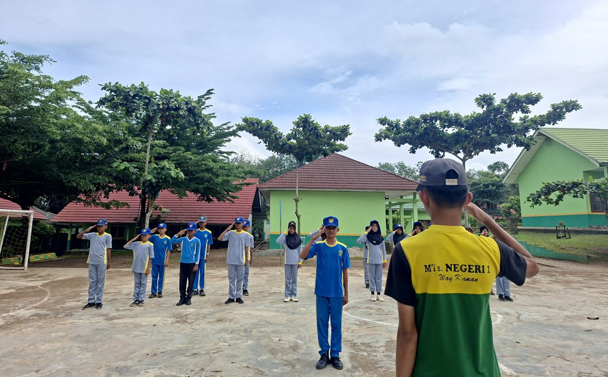 Paskibra MTsN 1 Way Kanan Gelar Diklat, Targetkan 40 Anggota Baru