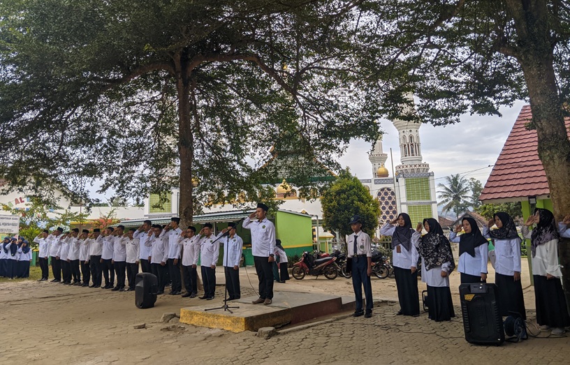 Upacara Penaikan Bendera Merah Putih
Senin, 21 Juli 2025